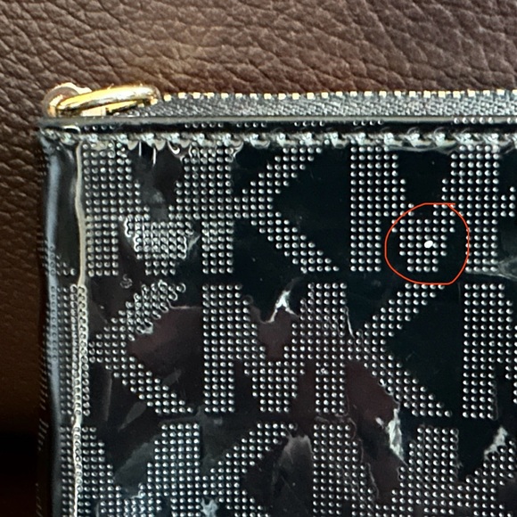 EUC Michael Kors Black Patent Logo Wristlet - Picture 5 of 10